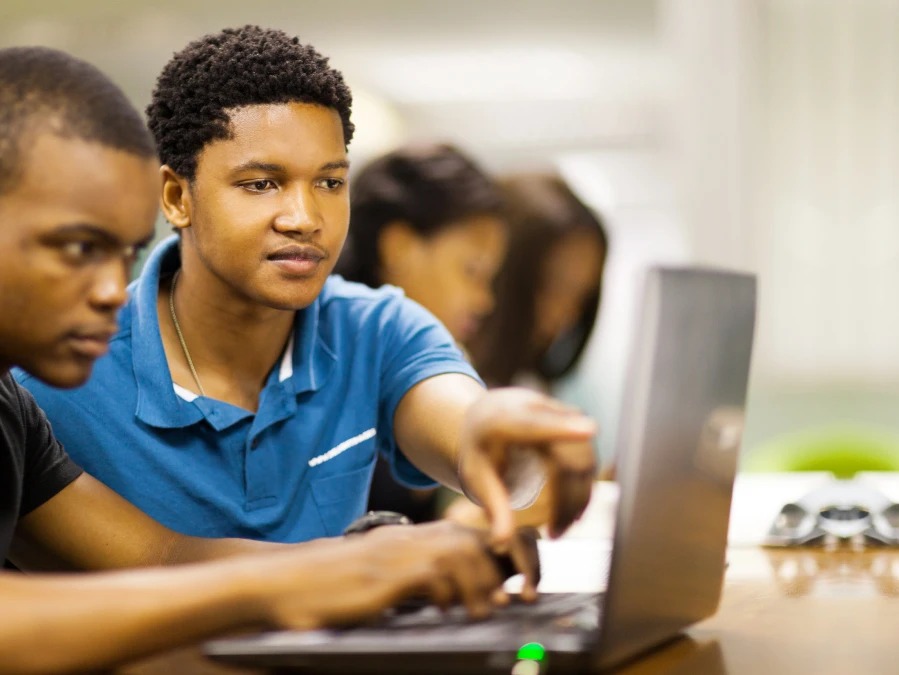 Le gouvernement Guinéen accorde 10 millions de dollars pour la construction d’un village numérique.